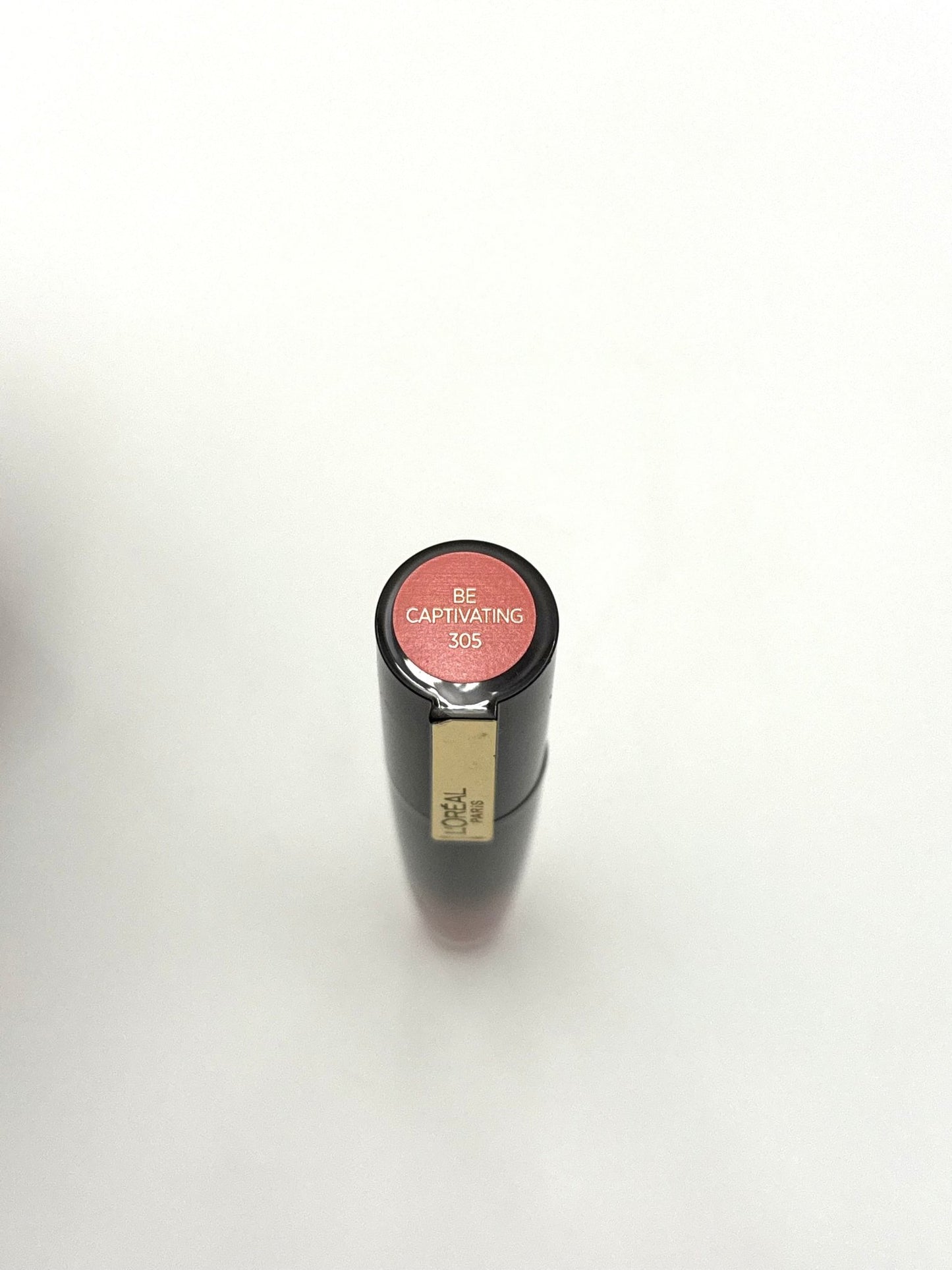 L'Oréal Paris Flüssiger Lippenstift mit Glanz Finish, Leichter und farbintensiver Ink - Lippenstift, Brilliant Signature, Nr. 305 Be Captivating - Haus der Retouren