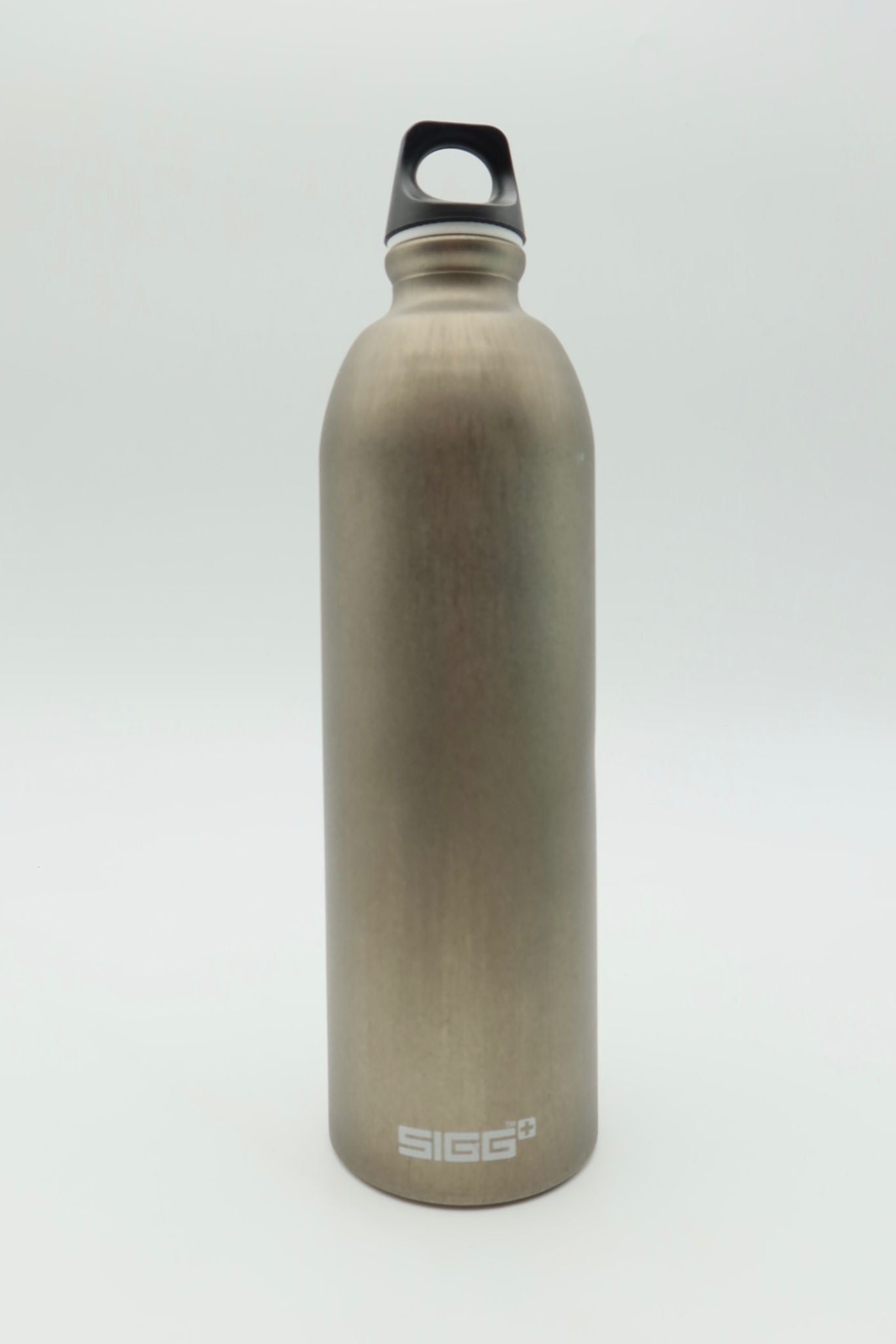 Sigg - Alu Trinkflasche - Traveller - Made in Switzerland - Climatpartner Zertifiziert - Kohlensäure geeignet - Auslaufsicher - Federleicht - BPA-frei