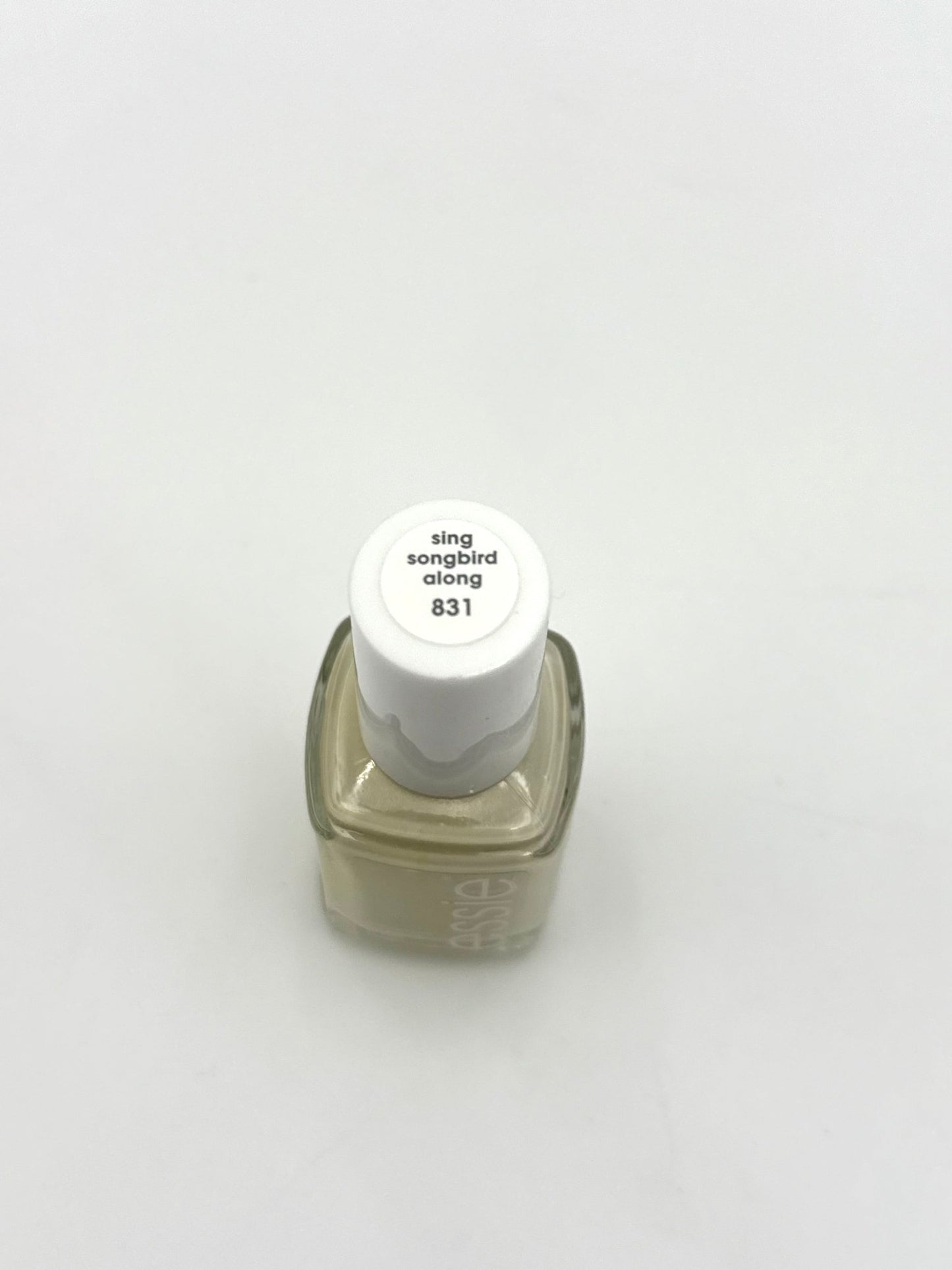 Essie Nagellack 831 - Sing Songbird Along - Haus der Retouren
